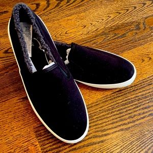 Old Navy Black/Gray Canvas Faux Sherpa Lined Sneakers NWT